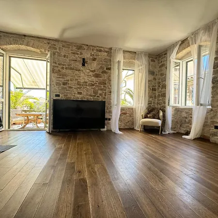 Grand Terrace Apartmán *