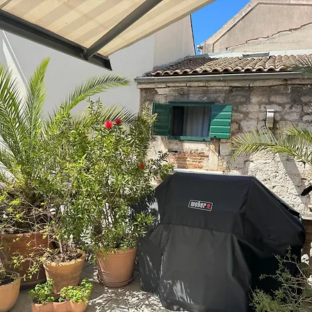 Grand Terrace Шибеник